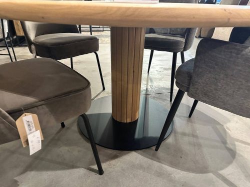 Eiken eettafel rond, elegante middenpoot *SHOWMODEL* - Afbeelding 2