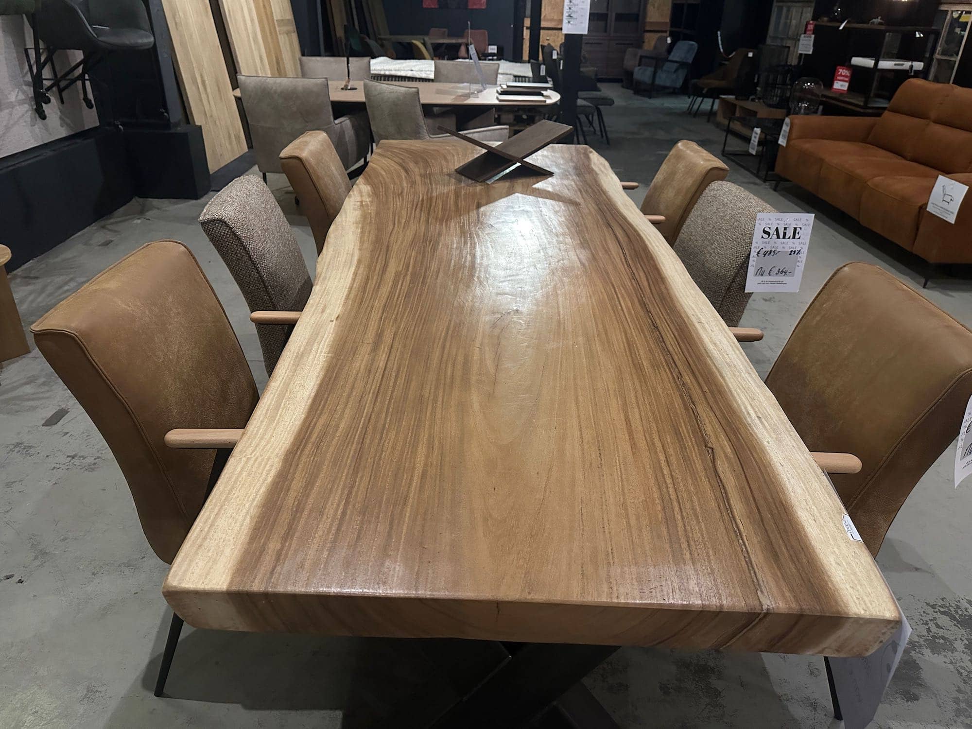 Suar eettafel 280 x 90cm *SHOWMODEL* weg=weg