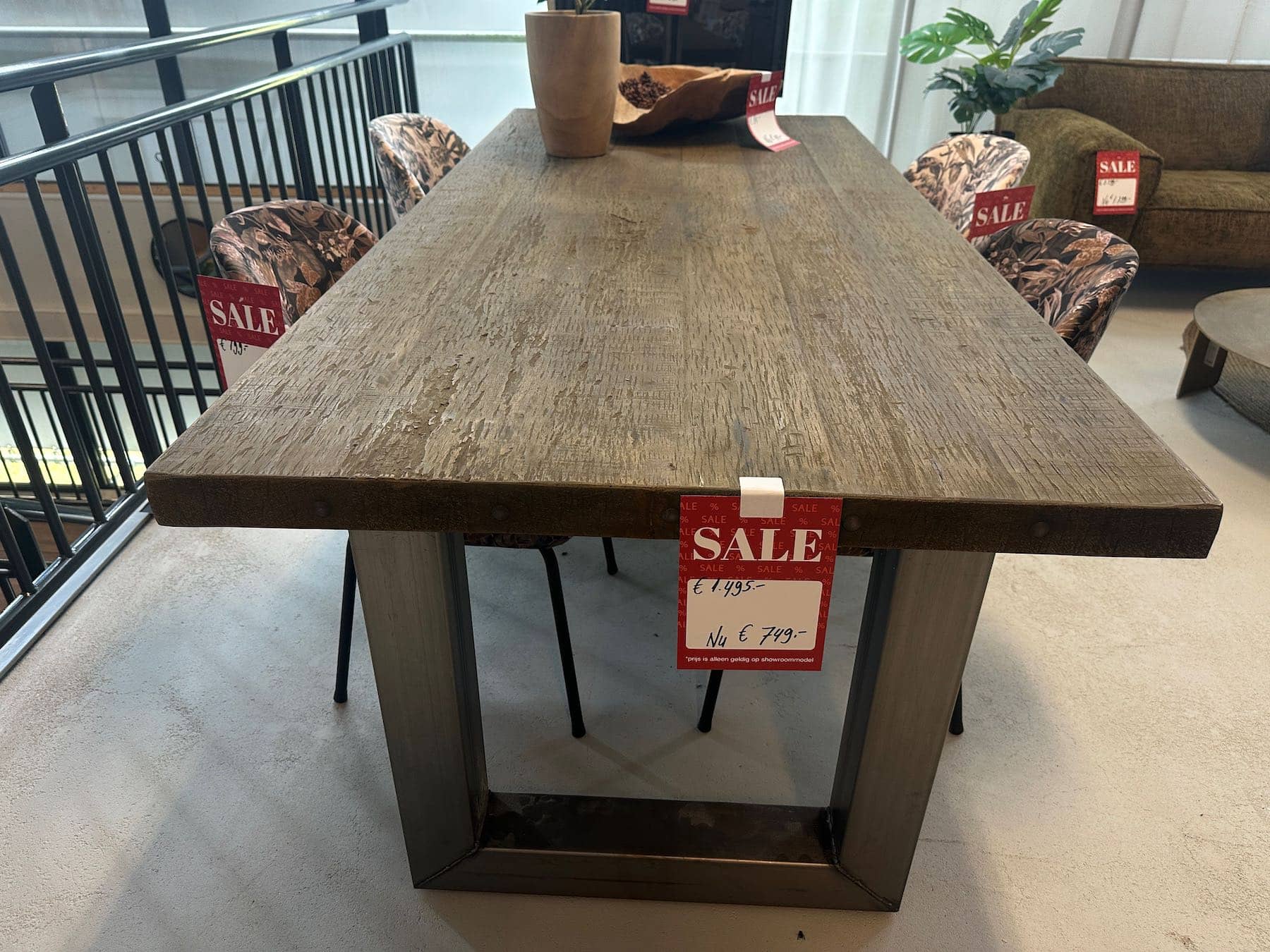 Eiken verouderd Rail eettafel, 6cm opgepikt *SHOWMODEL*